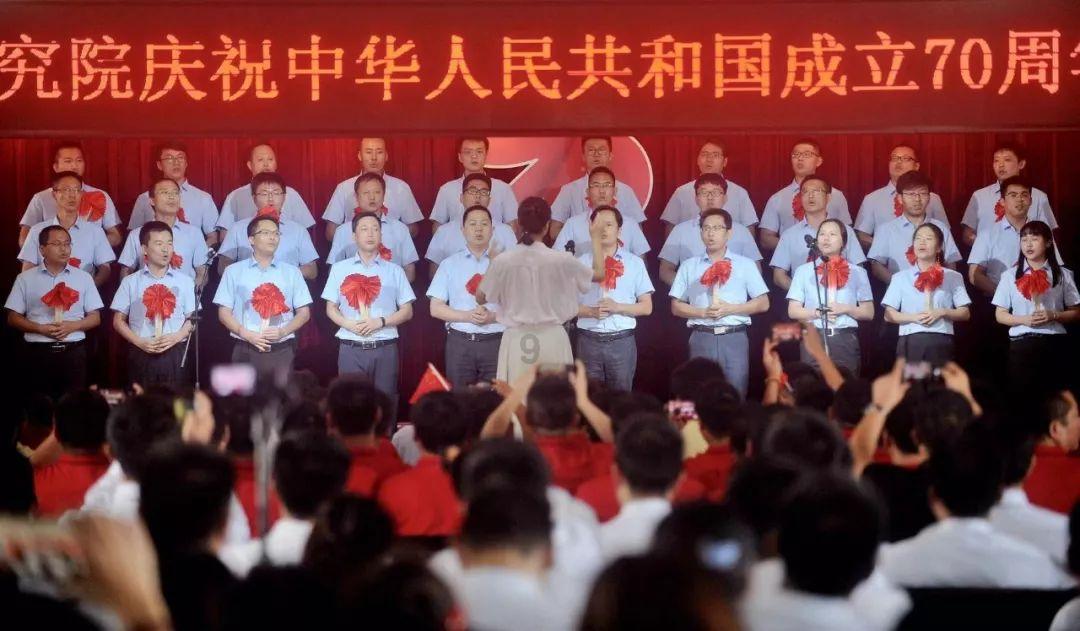 白球进黑洞选关版